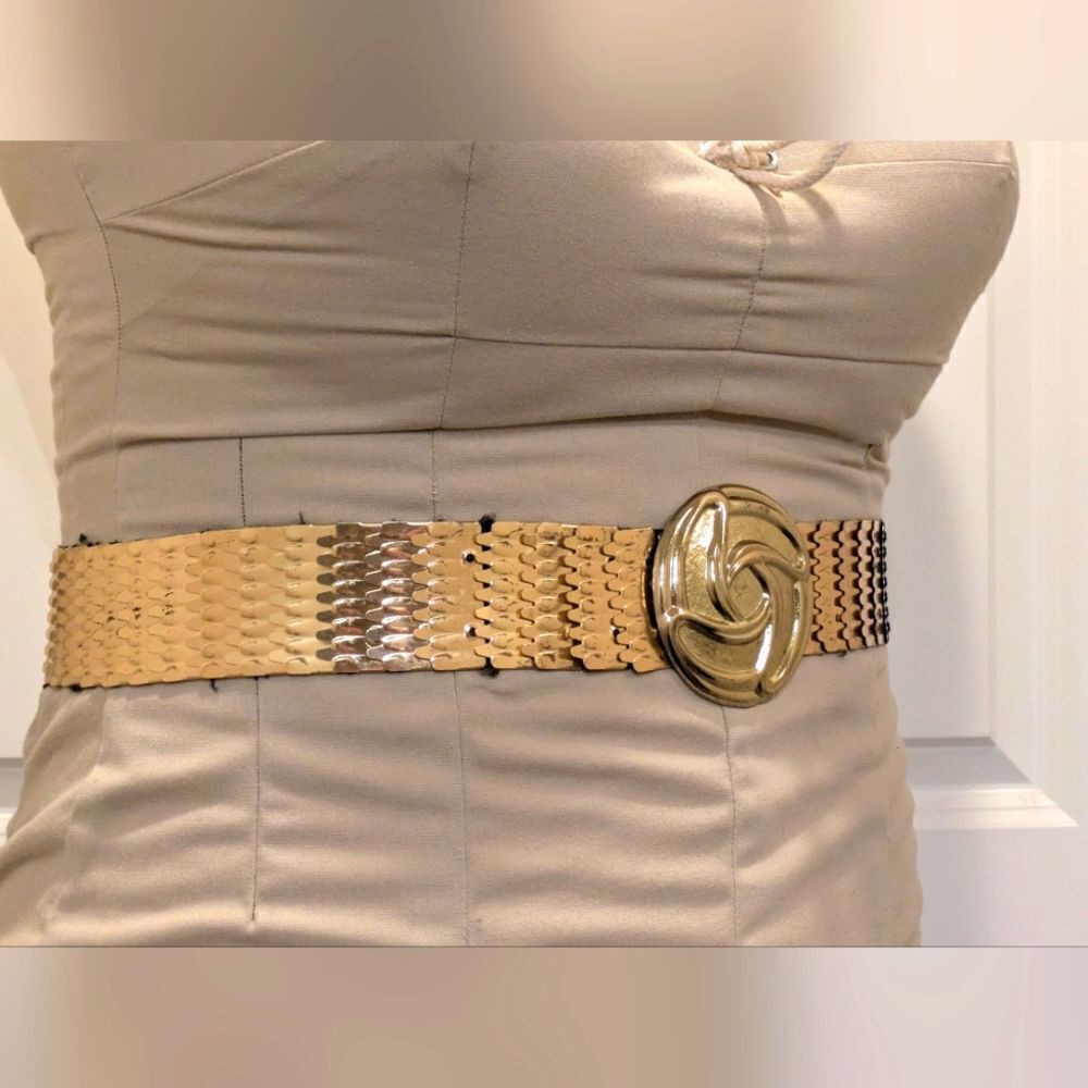 3/$30 Iconic 80s Vintage Gold Metal Scale Stretch Belt - Picture 5 of 6